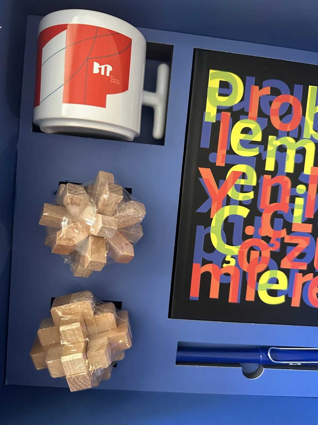 A Bir Tasarım Problemi gift set from the evening