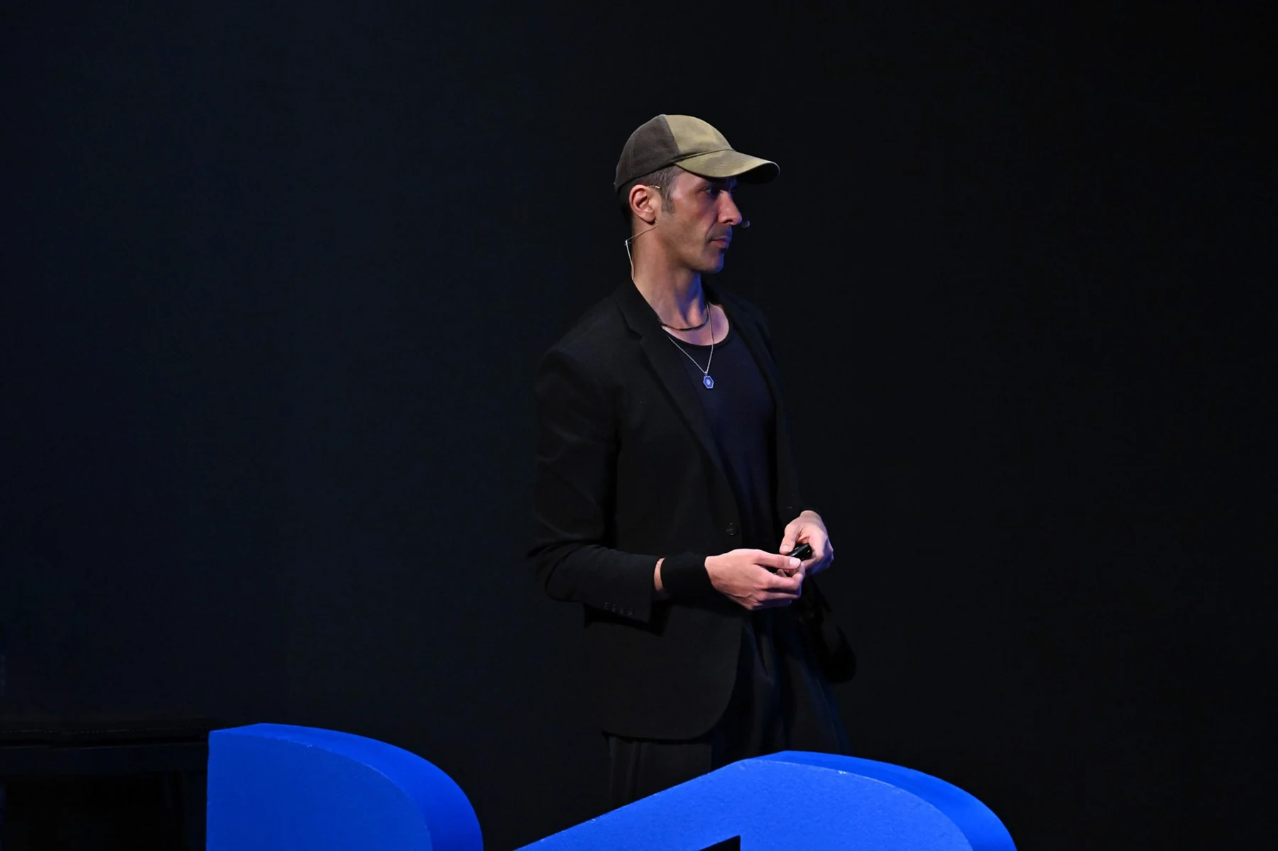 Tamer Nakışçı speaking at Bir Tasarım Problemi in Salt Galata