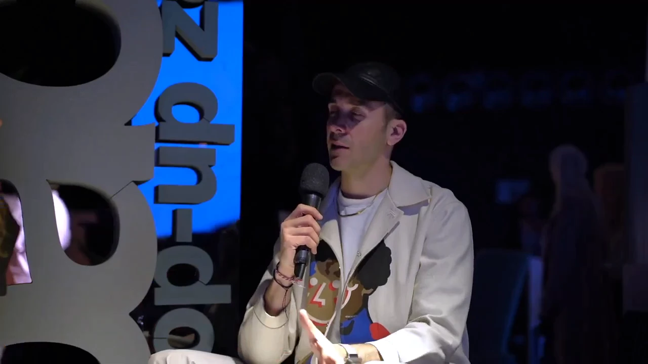 Tamer Nakışçı and Fulya Bozkurt in the SPACE Pop-up Zone