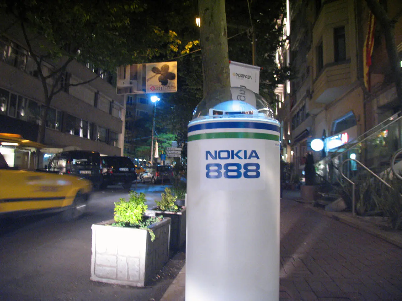 Nokia 888 exhibition column on an Istanbul street at night
